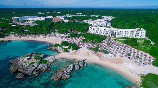Grand Sirenis Riviera Maya Resort and Spa large-scale all-inclusive resort with multiple pools, family amenities, and beachfront setting on the Riviera Maya.